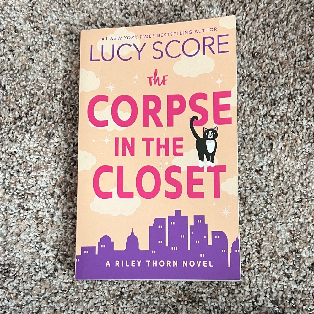 The Corpse in the Closet Book by Lucy Score
